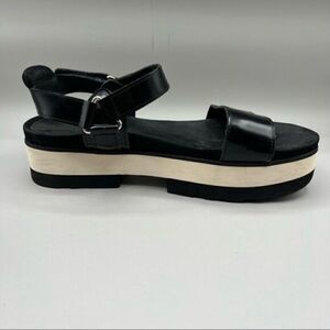 Laocoonte Platform Black Sandals